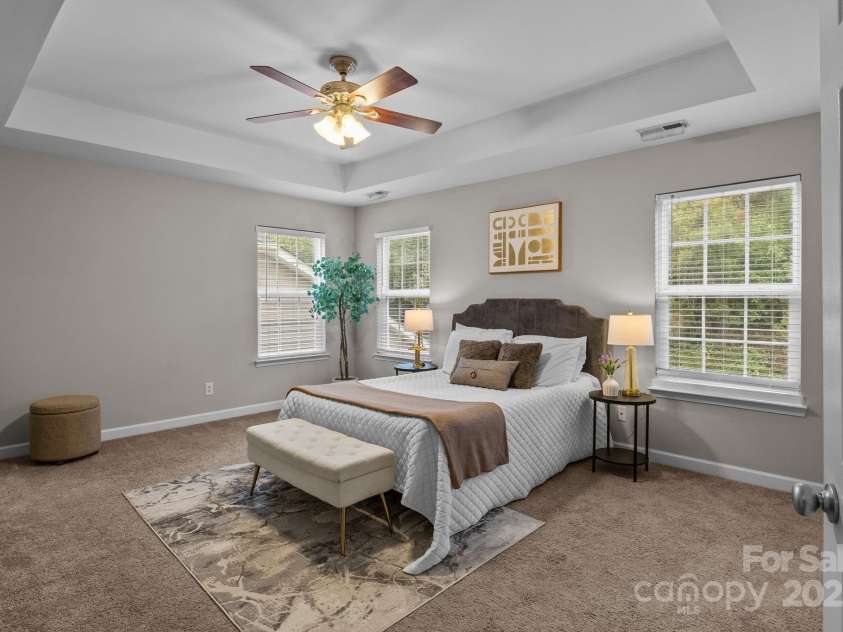 2111 Elendil Lane, Charlotte, NC 28269.  MLS# CAR4308113, YatesRealty ID 22380. 