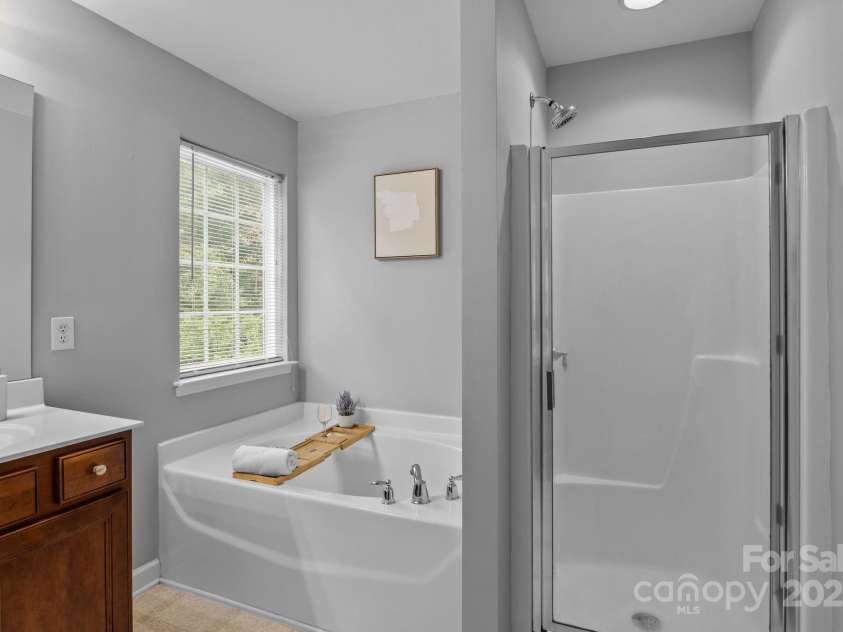 2111 Elendil Lane, Charlotte, NC 28269.  MLS# CAR4308113, YatesRealty ID 22380. 