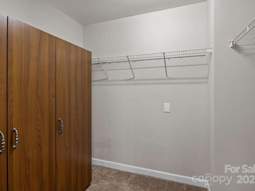 2111 Elendil Lane, Charlotte, NC 28269.  MLS# CAR4308113, YatesRealty ID 22380. 