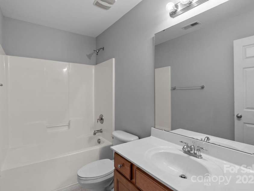 2111 Elendil Lane, Charlotte, NC 28269.  MLS# CAR4308113, YatesRealty ID 22380. 