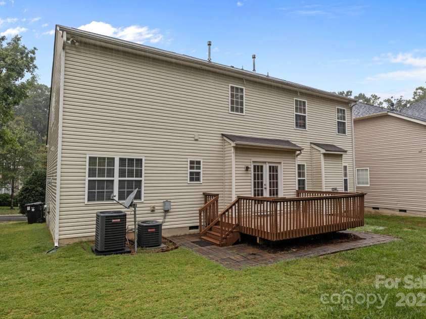 2111 Elendil Lane, Charlotte, NC 28269.  MLS# CAR4308113, YatesRealty ID 22380. 