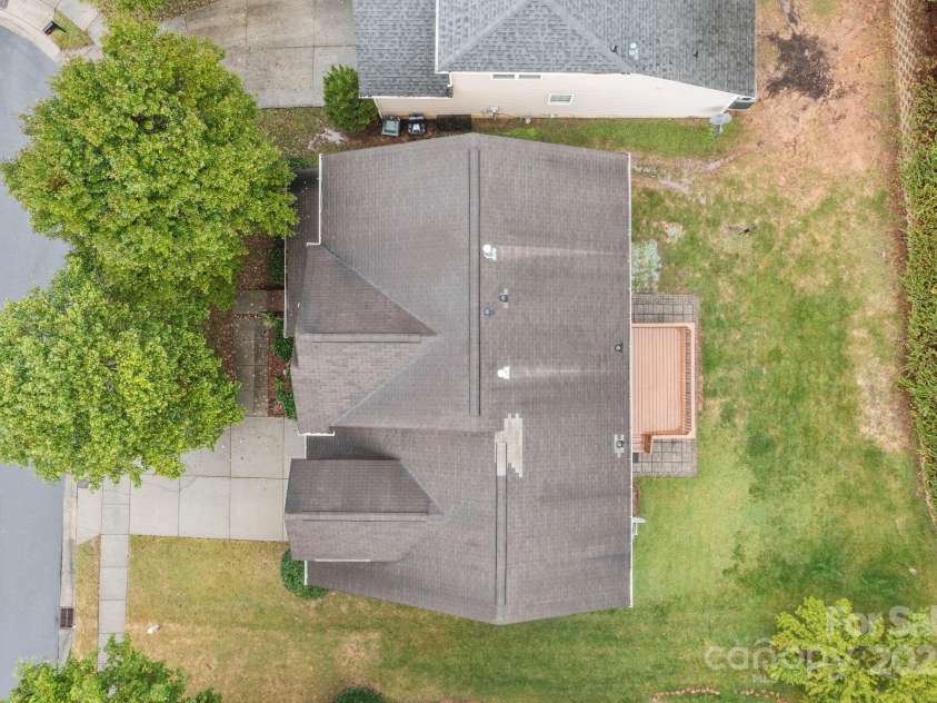 2111 Elendil Lane, Charlotte, NC 28269.  MLS# CAR4308113, YatesRealty ID 22380. 