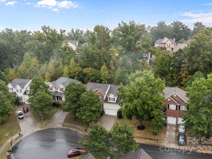 2111 Elendil Lane, Charlotte, NC 28269.  MLS# CAR4308113, YatesRealty ID 22380. 