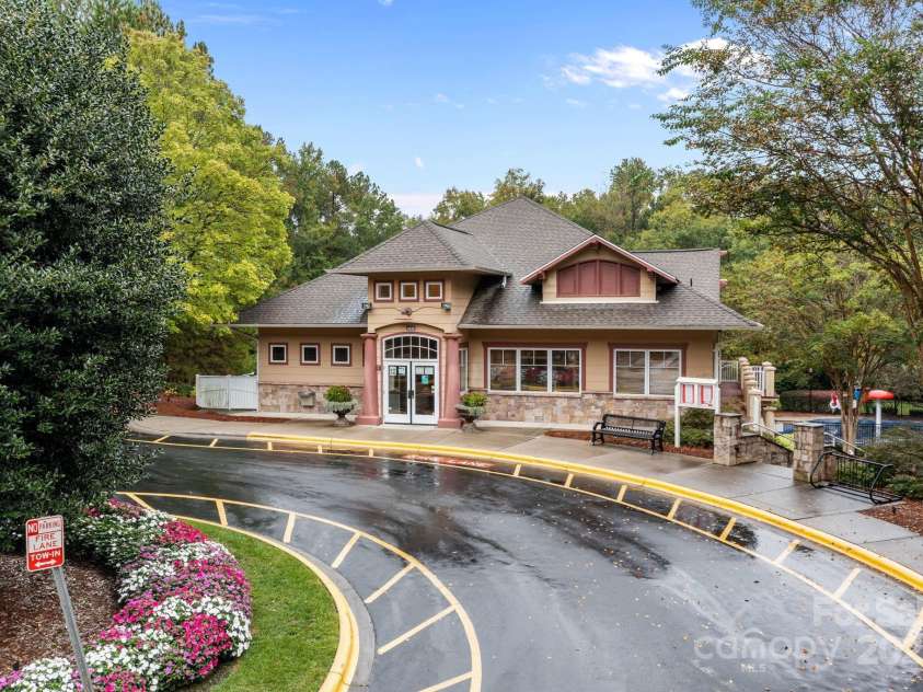 2111 Elendil Lane, Charlotte, NC 28269.  MLS# CAR4308113, YatesRealty ID 22380. 