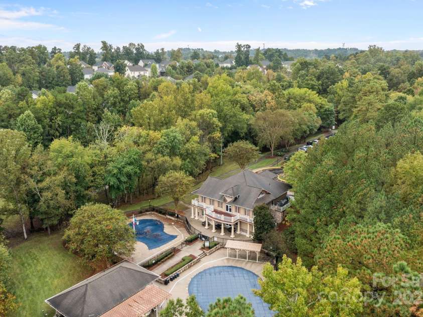 2111 Elendil Lane, Charlotte, NC 28269.  MLS# CAR4308113, YatesRealty ID 22380. 