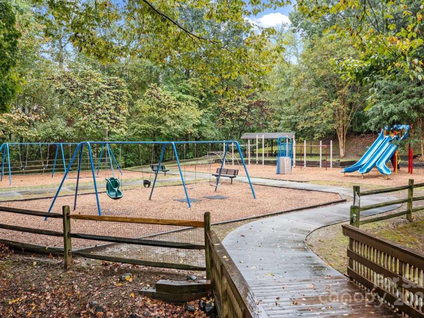 2111 Elendil Lane, Charlotte, NC 28269.  MLS# CAR4308113, YatesRealty ID 22380. 