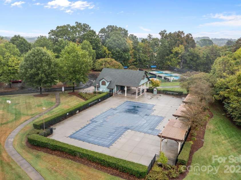 2111 Elendil Lane, Charlotte, NC 28269.  MLS# CAR4308113, YatesRealty ID 22380. 