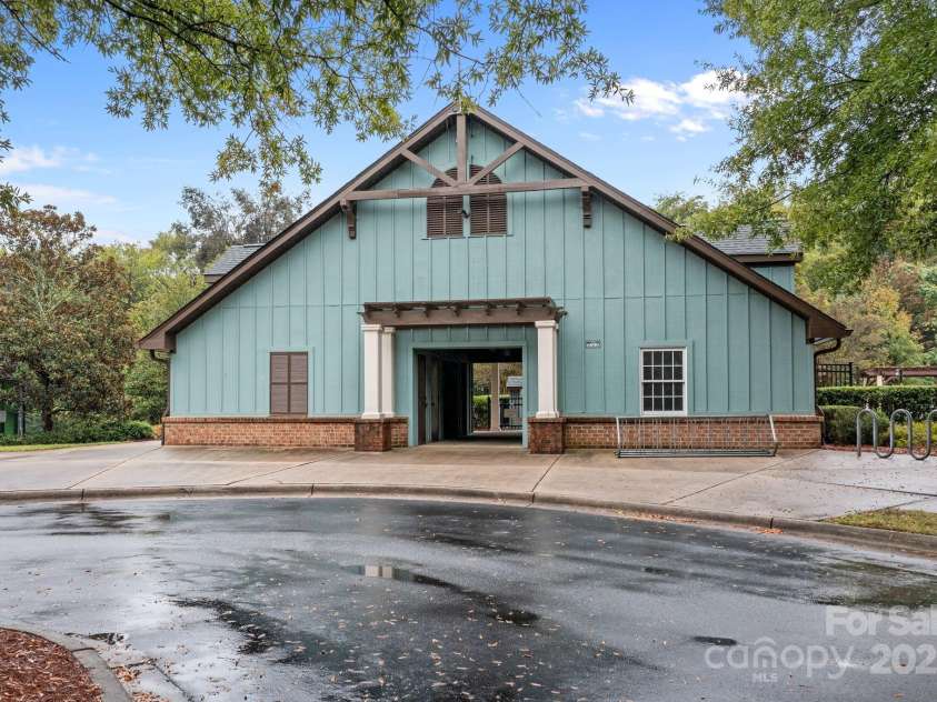 2111 Elendil Lane, Charlotte, NC 28269.  MLS# CAR4308113, YatesRealty ID 22380. 