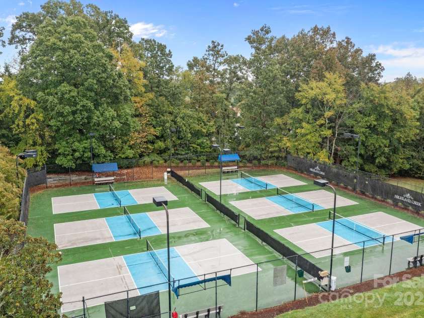 2111 Elendil Lane, Charlotte, NC 28269.  MLS# CAR4308113, YatesRealty ID 22380. 