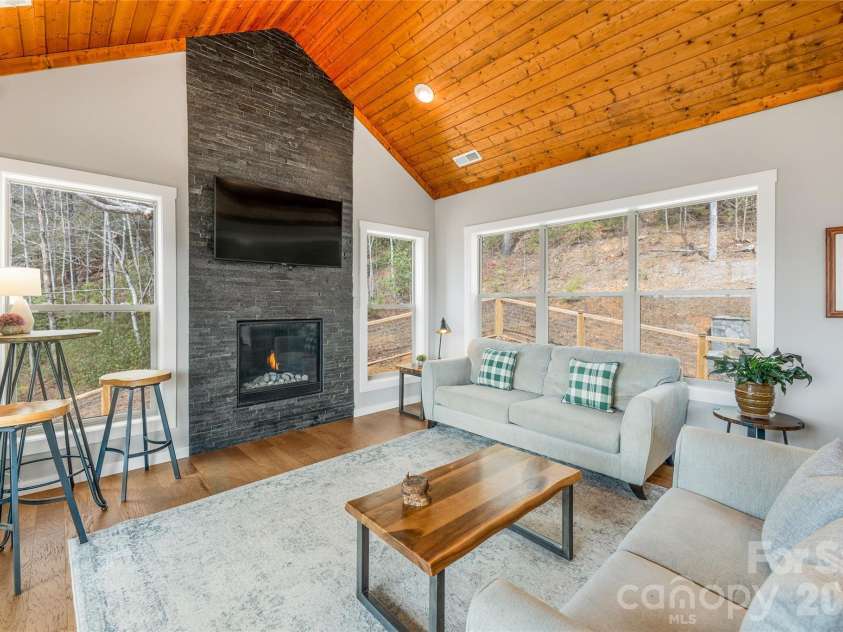 54 Weldon Way, Fairview, NC 28730.  MLS# CAR4353772, YatesRealty ID 22380. 
