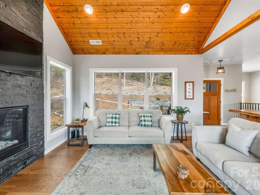 54 Weldon Way, Fairview, NC 28730.  MLS# CAR4353772, YatesRealty ID 22380. 