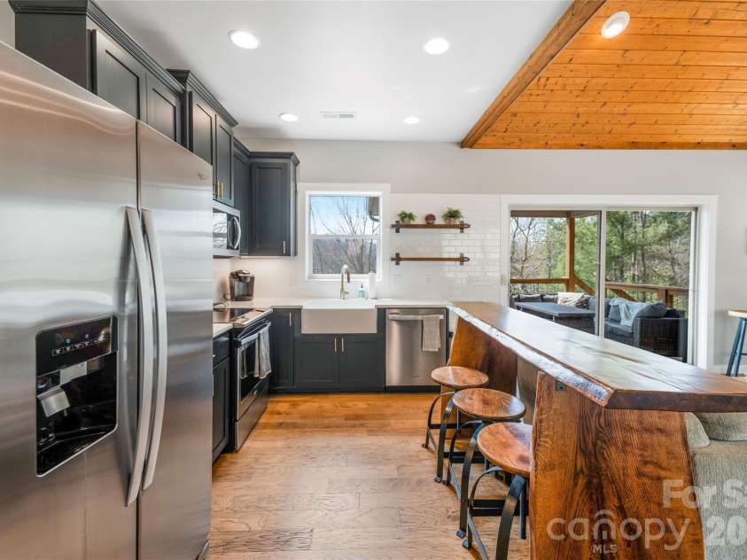 54 Weldon Way, Fairview, NC 28730.  MLS# CAR4353772, YatesRealty ID 22380. 