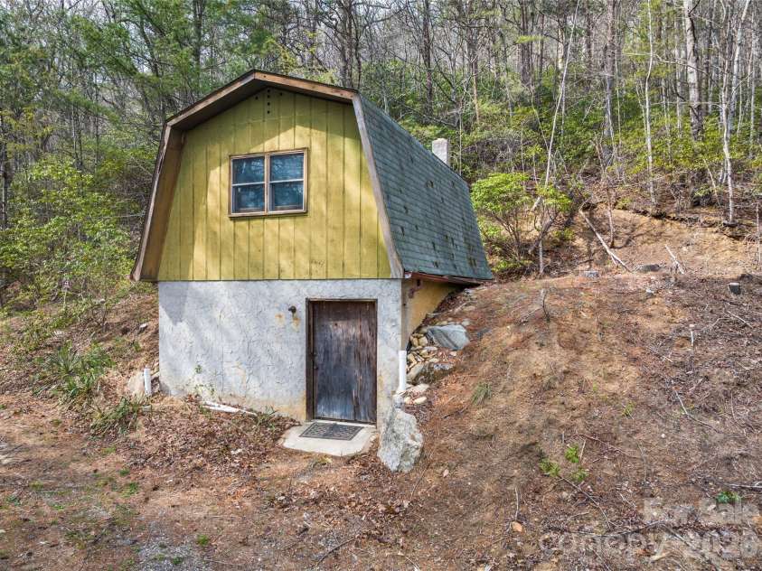 54 Weldon Way, Fairview, NC 28730.  MLS# CAR4353772, YatesRealty ID 22380. 