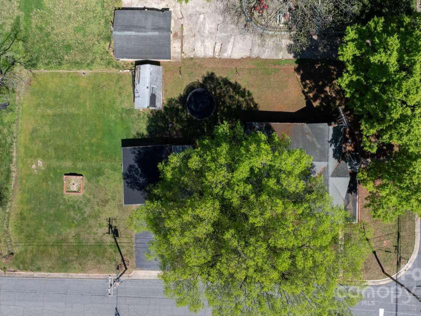 2701 Main Avenue, Newton, NC 28658.  MLS# CAR4244269, YatesRealty ID 22381. 