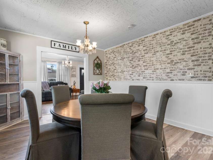 2701 Main Avenue, Newton, NC 28658.  MLS# CAR4244269, YatesRealty ID 22381. 