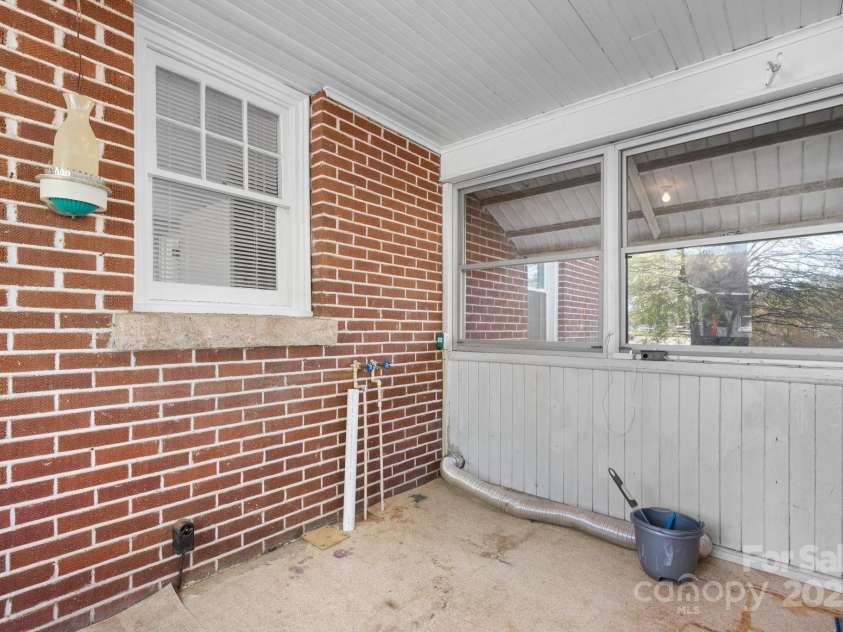 2701 Main Avenue, Newton, NC 28658.  MLS# CAR4244269, YatesRealty ID 22381. 