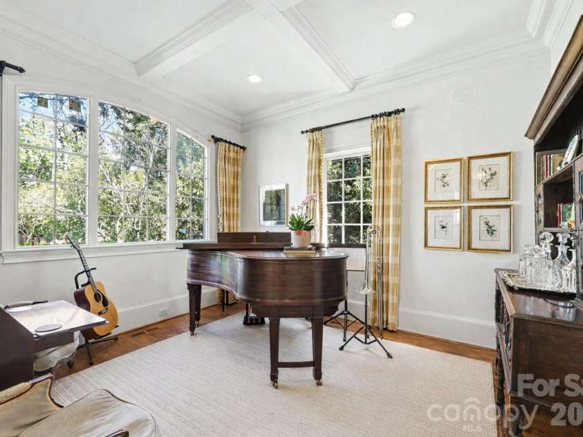 2744 Normandy Road, Charlotte, NC 28209.  MLS# CAR4371679, YatesRealty ID 22382. 