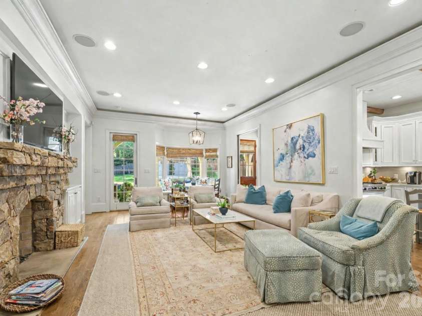 2744 Normandy Road, Charlotte, NC 28209.  MLS# CAR4371679, YatesRealty ID 22382. 