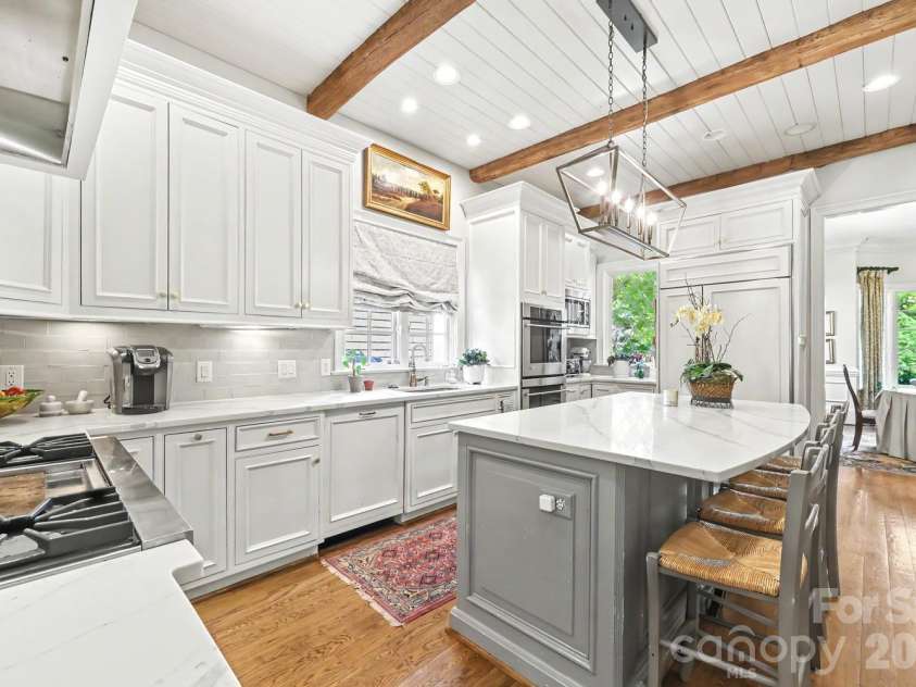 2744 Normandy Road, Charlotte, NC 28209.  MLS# CAR4371679, YatesRealty ID 22382. 