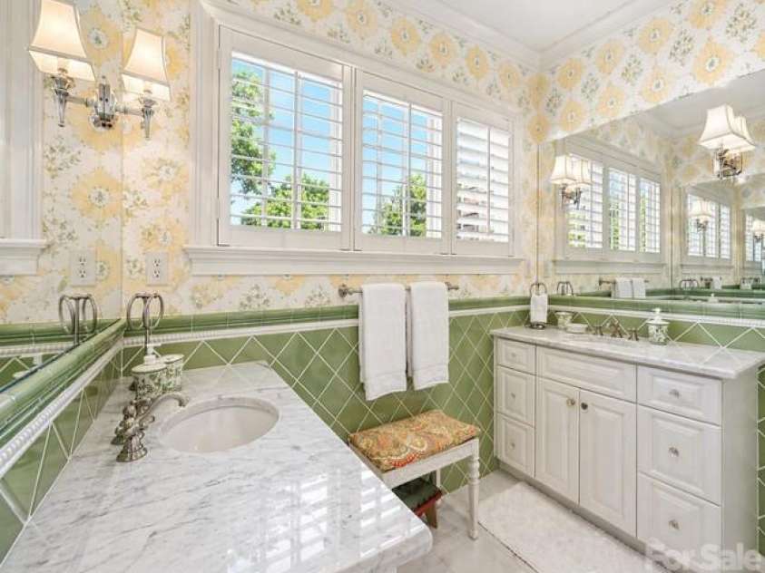 2744 Normandy Road, Charlotte, NC 28209.  MLS# CAR4371679, YatesRealty ID 22382. 