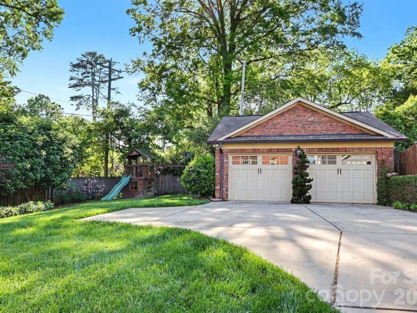 2744 Normandy Road, Charlotte, NC 28209.  MLS# CAR4371679, YatesRealty ID 22382. 
