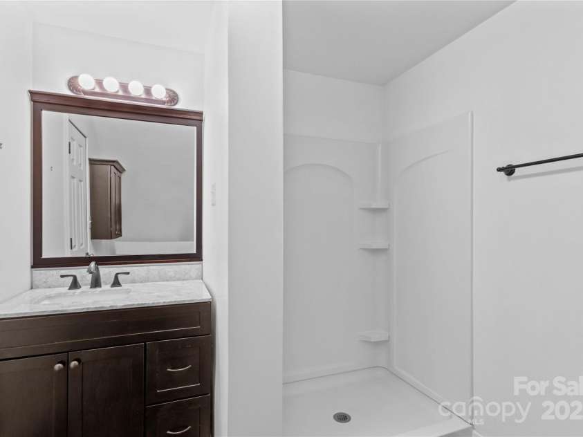 296 Hicks Creek Road, Troutman, NC 28166.  MLS# CAR4266143, YatesRealty ID 22382. Primary Full Bathroom