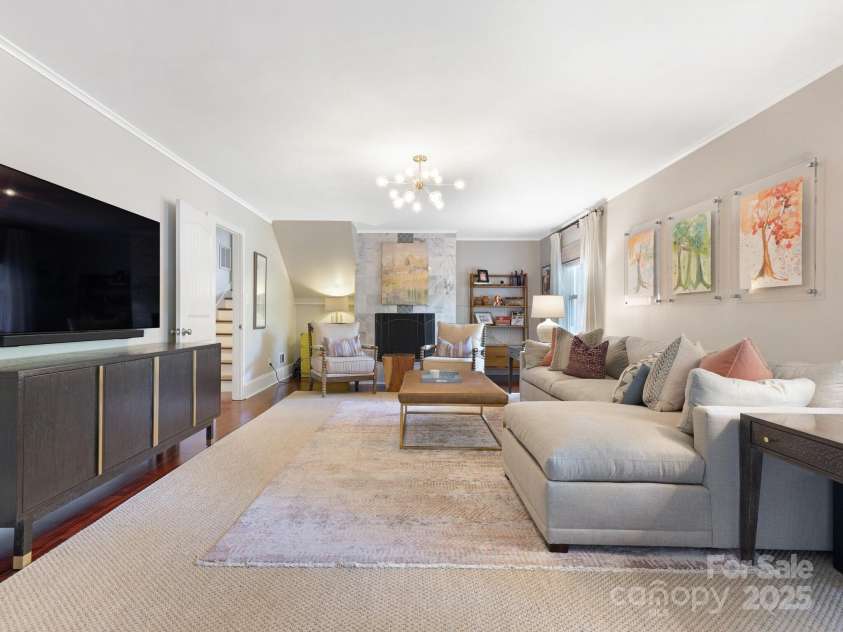 4618 Emory Lane, Charlotte, NC 28211.  MLS# CAR4274254, YatesRealty ID 22383. Den