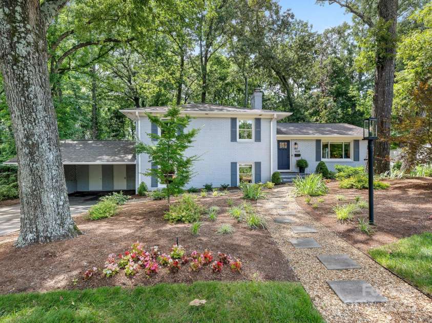 4618 Emory Lane, Charlotte, NC 28211.  MLS# CAR4274254, YatesRealty ID 22383. Front Exterior