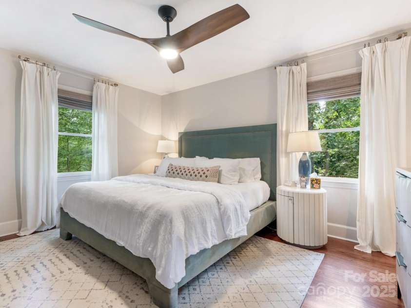 4618 Emory Lane, Charlotte, NC 28211.  MLS# CAR4274254, YatesRealty ID 22383. Primary Bedroom