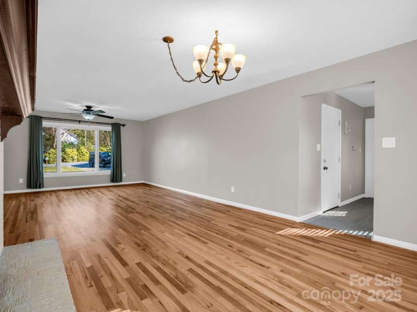 204 Jonas Drive, Lincolnton, NC 28092.  MLS# CAR4202464, YatesRealty ID 22385. DR area newly refinished hardwoods