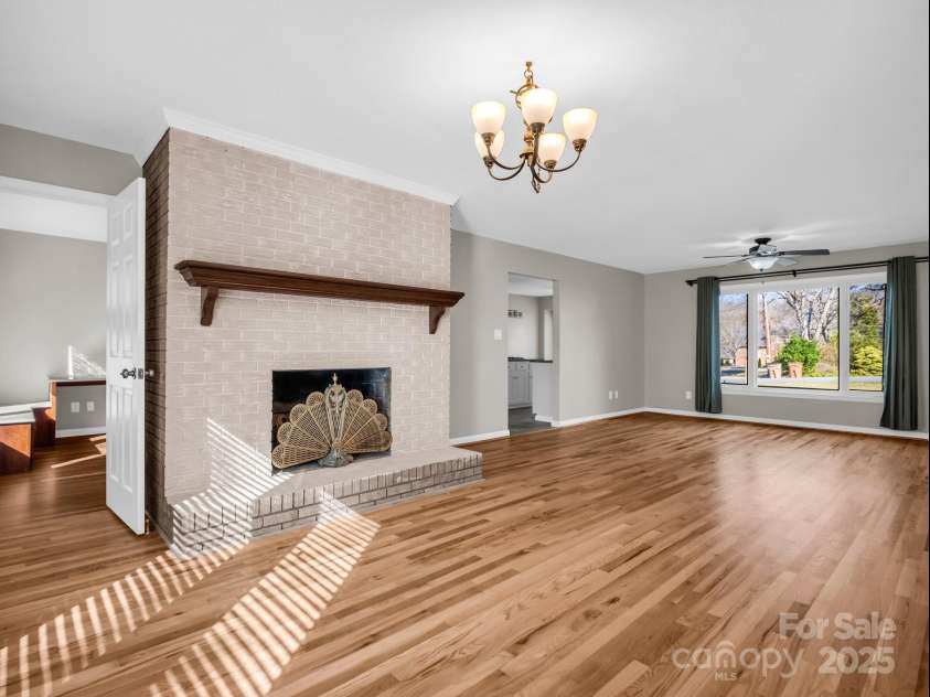 204 Jonas Drive, Lincolnton, NC 28092.  MLS# CAR4202464, YatesRealty ID 22385. LR - newly refinished hardwoods