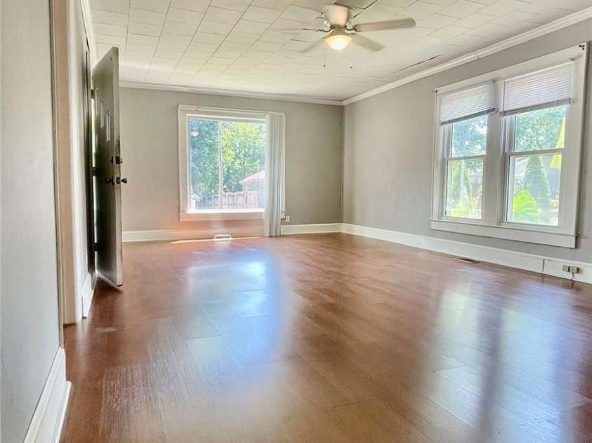 300 Gurley Street, Kannapolis, NC 28081.  MLS# CAR4274369, YatesRealty ID 22387. 