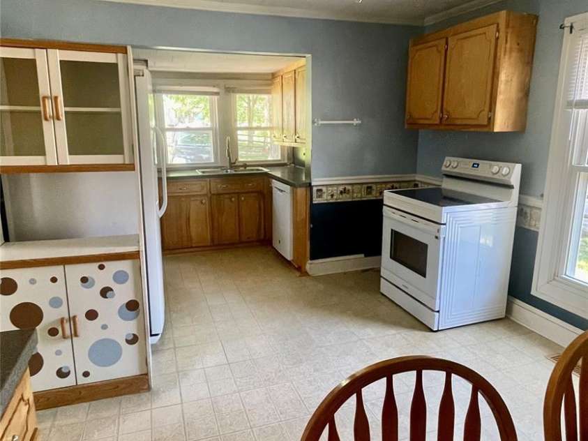 300 Gurley Street, Kannapolis, NC 28081.  MLS# CAR4274369, YatesRealty ID 22387. 