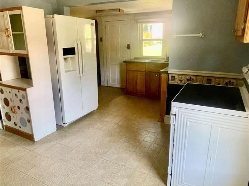 300 Gurley Street, Kannapolis, NC 28081.  MLS# CAR4274369, YatesRealty ID 22387. 