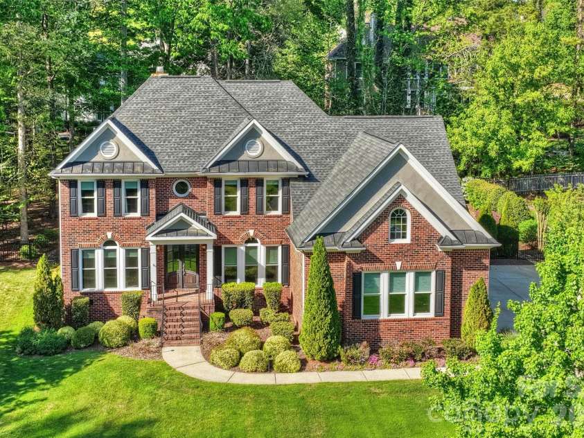 18320 Copeland Way, Davidson, NC 28036.  MLS# CAR4366806, YatesRealty ID 22388. 