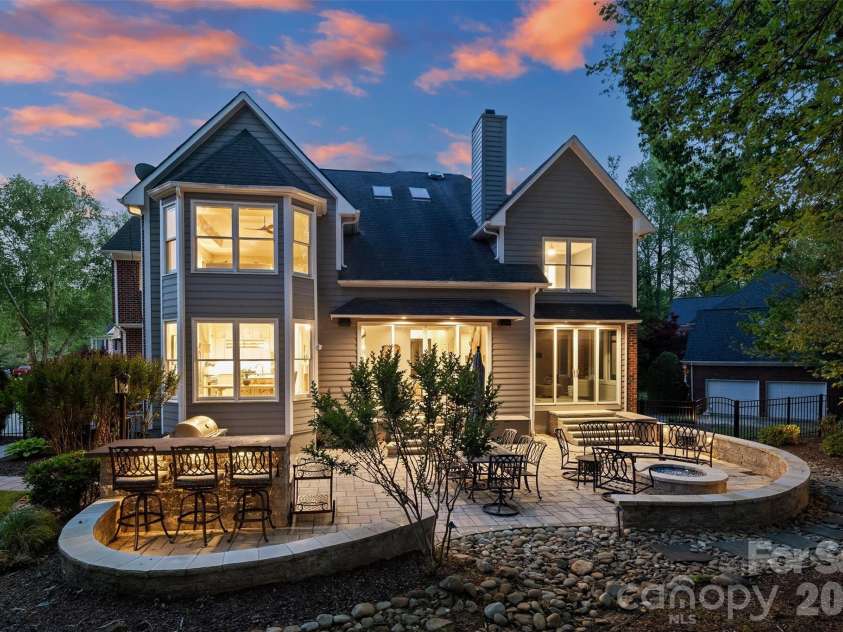 18320 Copeland Way, Davidson, NC 28036.  MLS# CAR4366806, YatesRealty ID 22388. 