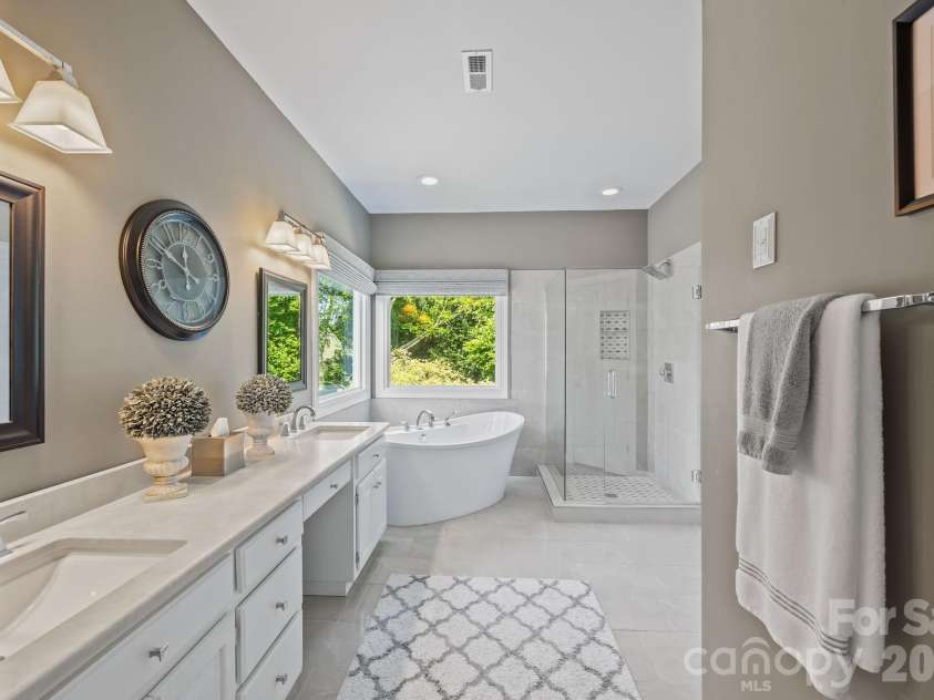 15540 Northstone Drive, Huntersville, NC 28078.  MLS# CAR4374469, YatesRealty ID 22389. 