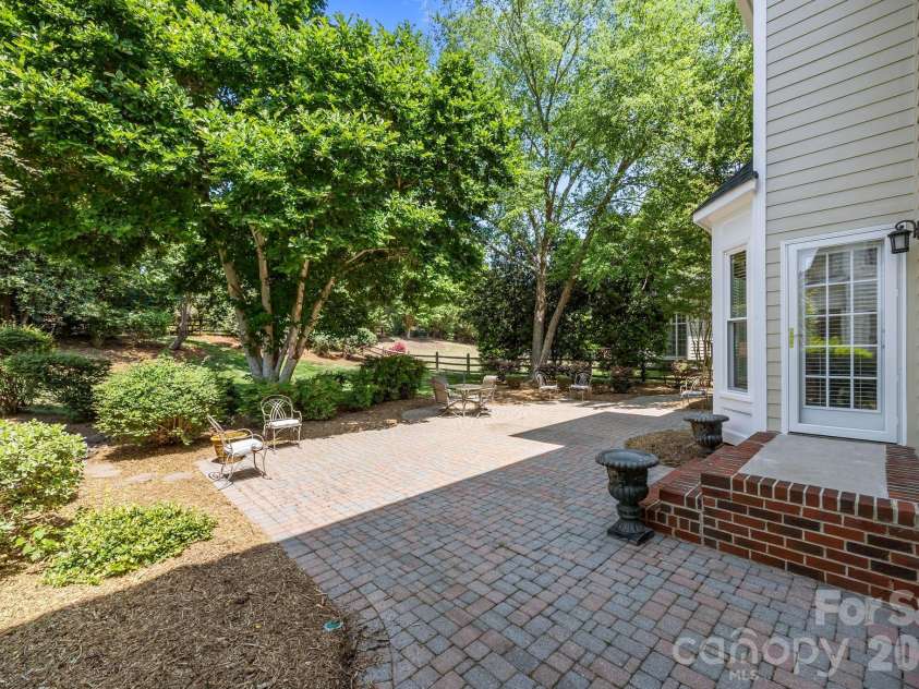 15540 Northstone Drive, Huntersville, NC 28078.  MLS# CAR4374469, YatesRealty ID 22389. 