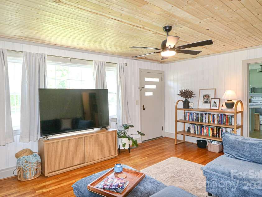 4225 US Highway 21 Highway, Hamptonville, NC 27070.  MLS# CAR4274597, YatesRealty ID 22389. 