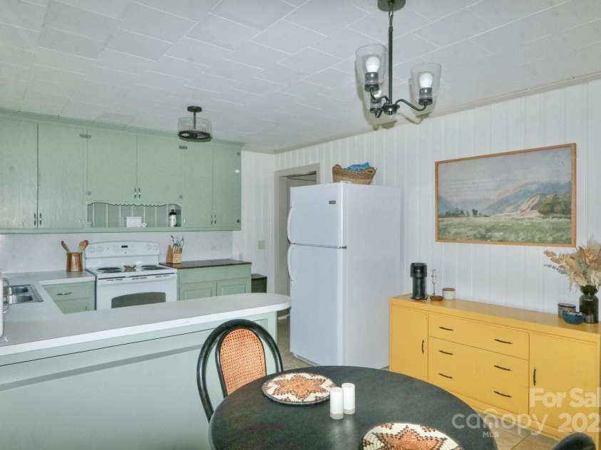 4225 US Highway 21 Highway, Hamptonville, NC 27070.  MLS# CAR4274597, YatesRealty ID 22389. 