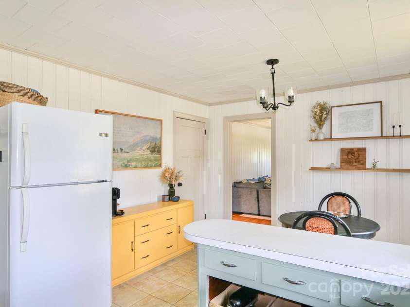 4225 US Highway 21 Highway, Hamptonville, NC 27070.  MLS# CAR4274597, YatesRealty ID 22389. 