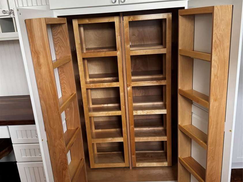 526 Mulberry Street, Lenoir, NC 28645.  MLS# CAR4207863, YatesRealty ID 2239. 