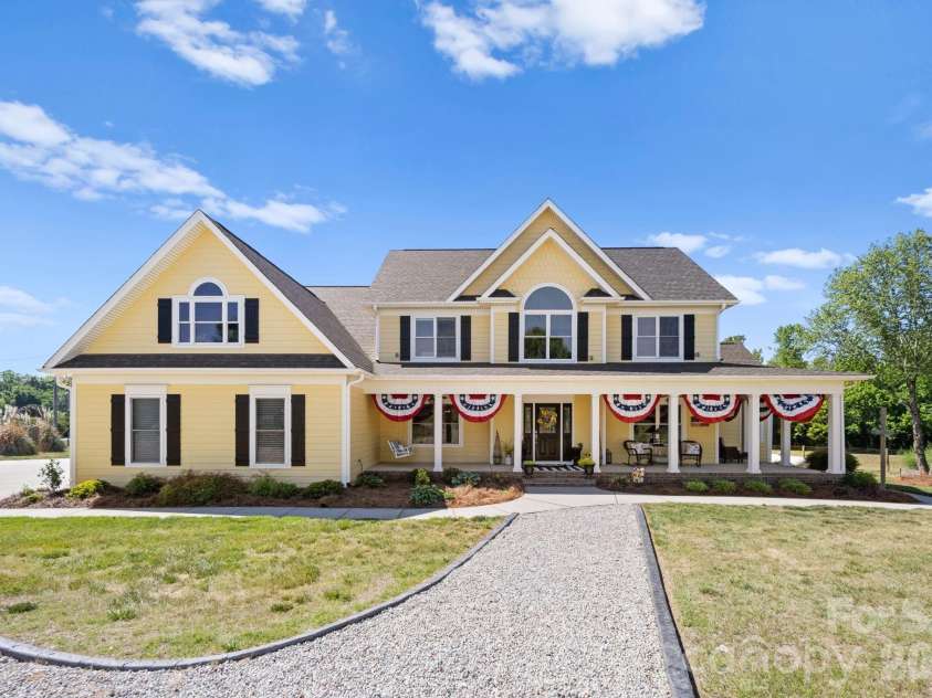 417 Clontz Road, Indian Trail, NC 28079.  MLS# CAR4378303, YatesRealty ID 22390. 