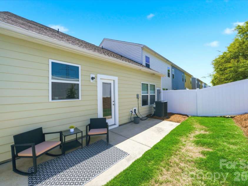 5914 River Meadow Court, Charlotte, NC 28213.  MLS# CAR4364962, YatesRealty ID 22391. End Unit Privacy