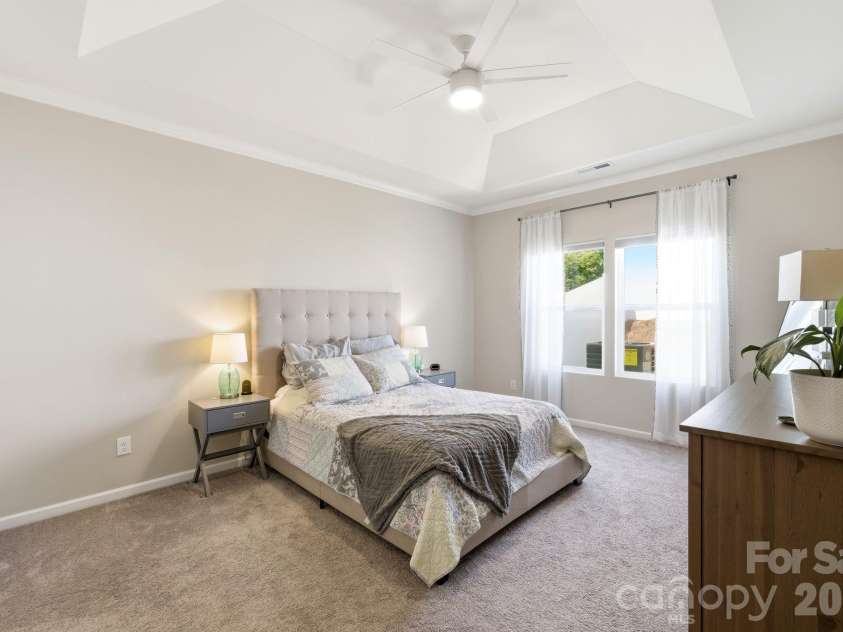 5914 River Meadow Court, Charlotte, NC 28213.  MLS# CAR4364962, YatesRealty ID 22391. Primary on the main floor - trey ceiling for a decorative look