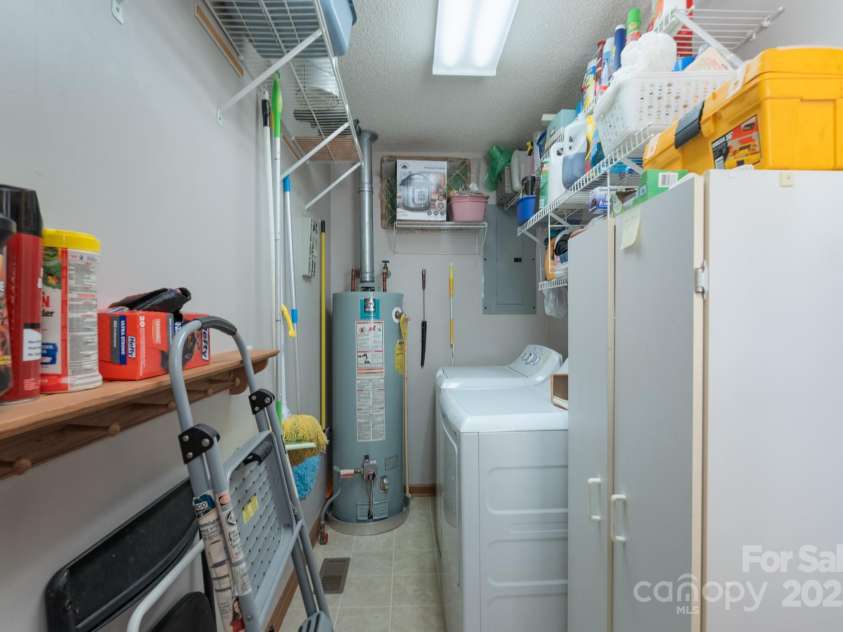 5211 Spring Glen, York, SC 29745.  MLS# CAR4270474, YatesRealty ID 22392. Look at this laundry room!  Plenty of space for cabinetry and shelving