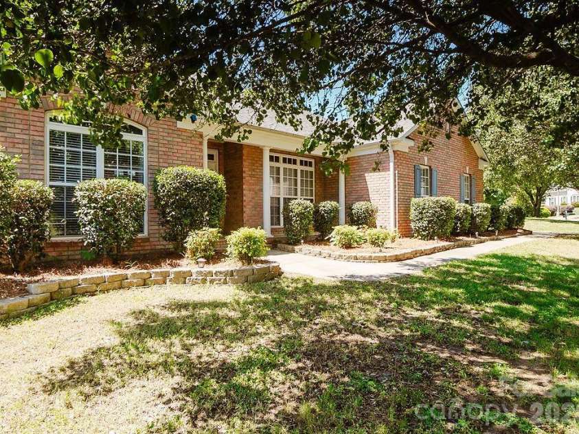 574 Surry Trace Circle, Concord, NC 28027.  MLS# CAR4379638, YatesRealty ID 22392. 