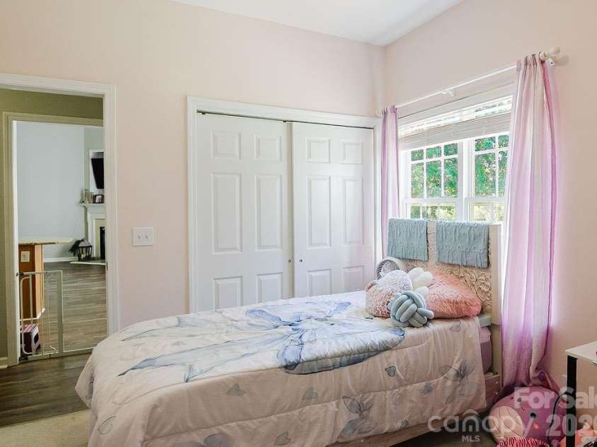 574 Surry Trace Circle, Concord, NC 28027.  MLS# CAR4379638, YatesRealty ID 22392. 