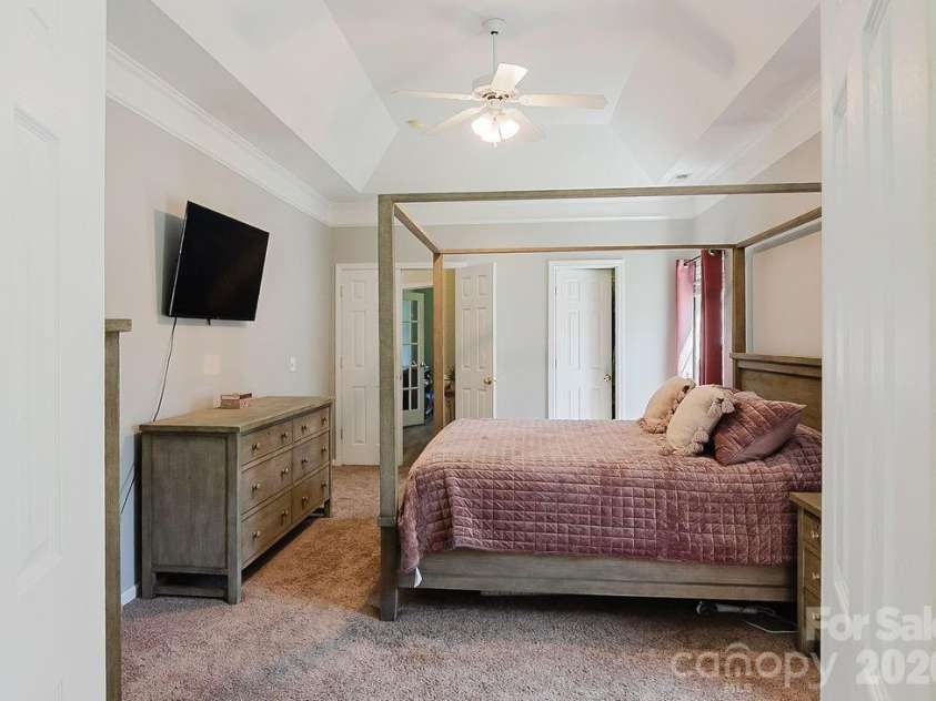 574 Surry Trace Circle, Concord, NC 28027.  MLS# CAR4379638, YatesRealty ID 22392. 