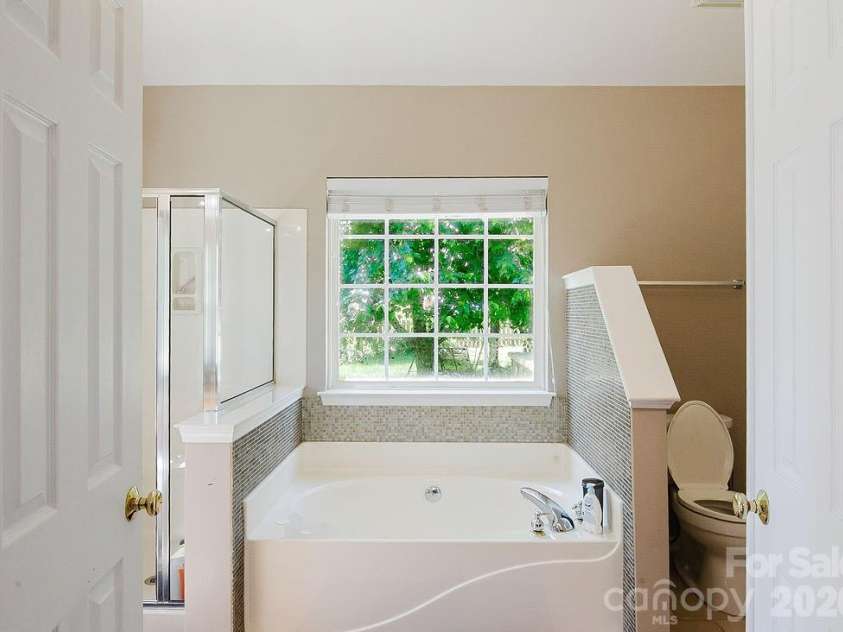 574 Surry Trace Circle, Concord, NC 28027.  MLS# CAR4379638, YatesRealty ID 22392. 